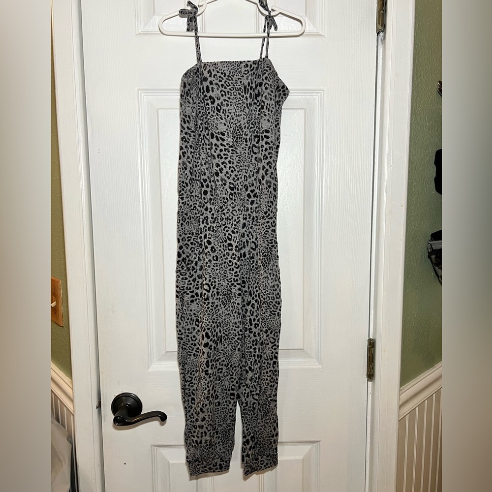 H&M Girls Size 8-9 Animal Print Jumper